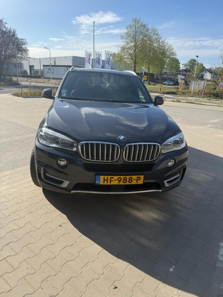 BMW X5 Xdrive 40E Plug-in Hybr Aut8 2015 Grijs, Auto's, X5, 4 cilinders, Bruin, Vierwielaandrijving