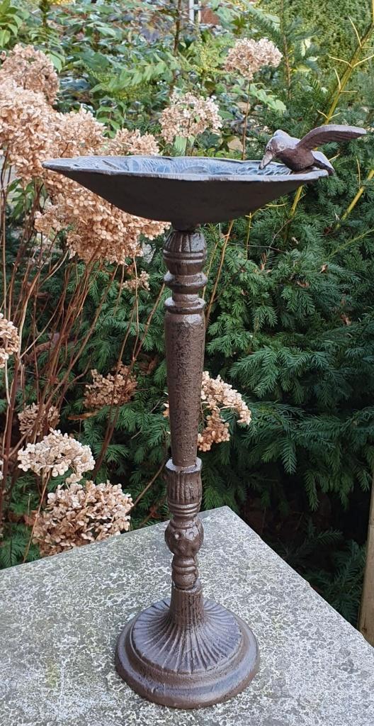 VOGELDRINKSCHAAL / gietijzer / 40 cm hoog, Tuin en Terras, Vogelhuisjes en Vogelbaden, Nieuw, Ophalen of Verzenden