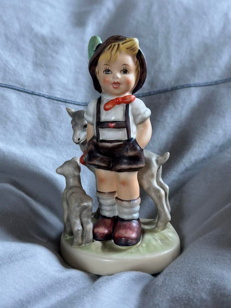 Goebel nr 200/0 “ziegenbub” little goat herder, Verzamelen, Ophalen of Verzenden