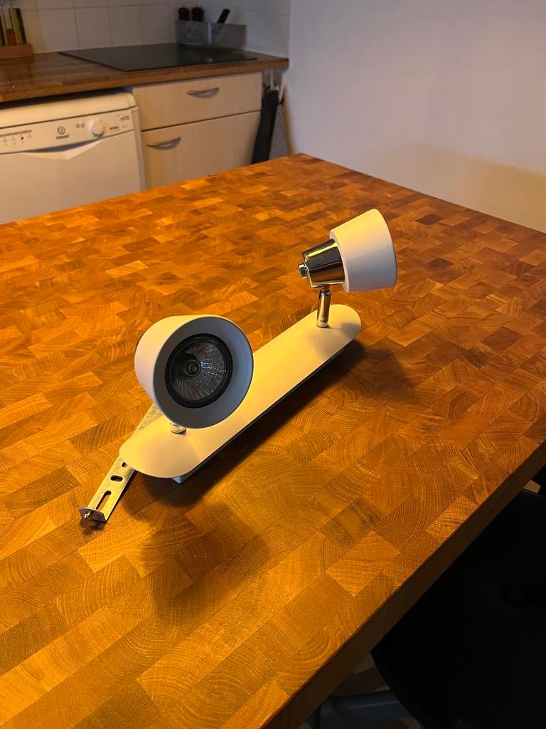 Witte plafondspot met twee verstelbare lampen, Huis en Inrichting, Ophalen, Halogeen, Metaal of Aluminium, Zo goed als nieuw