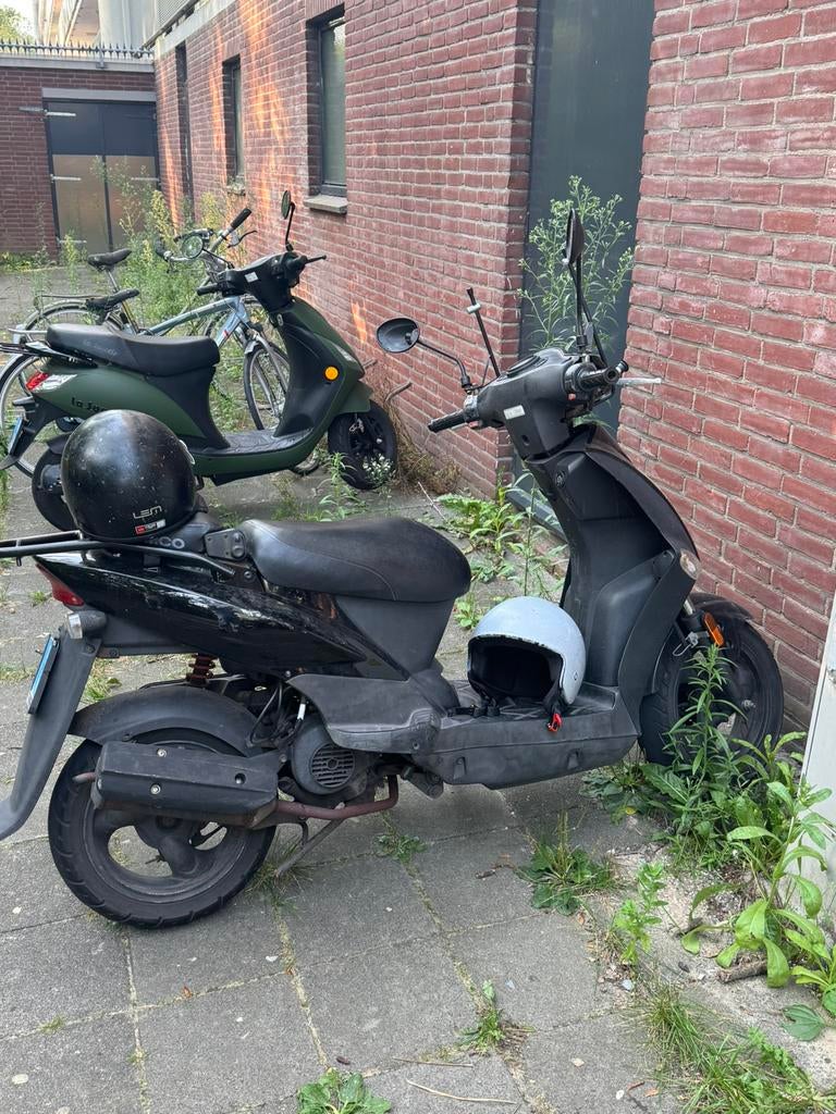 snor firts scooters, Fietsen en Brommers, Scooters | Kymco, Ophalen of Verzenden, Zo goed als nieuw, Benzine, Overige modellen