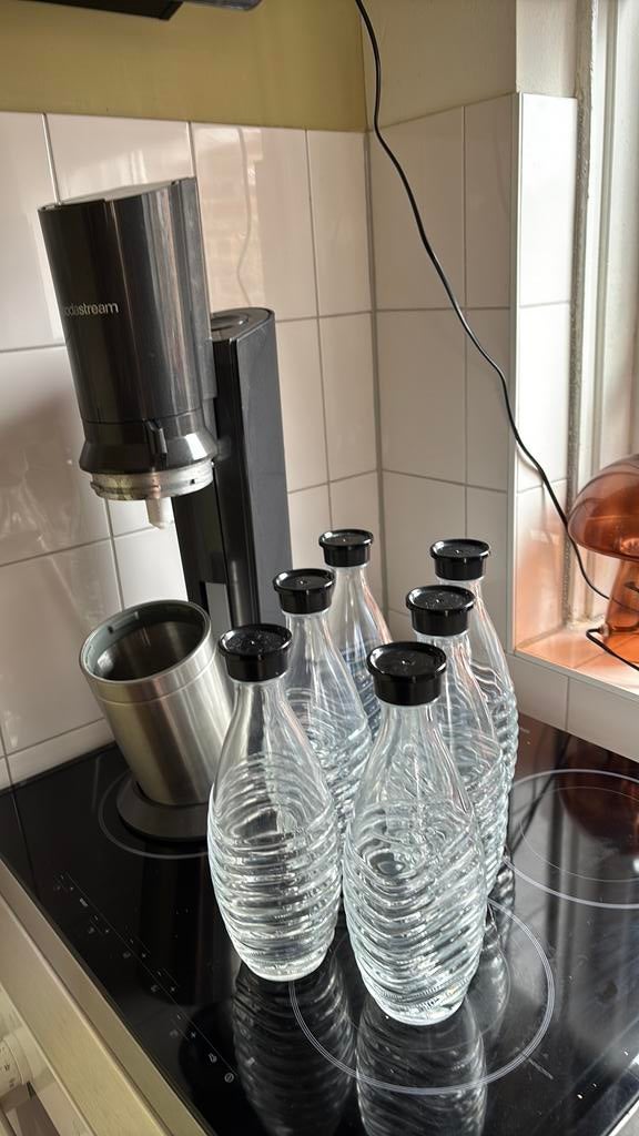 Soda stream glazen flessen 6 stuk en sodastream apparaat., Ophalen, Gebruikt