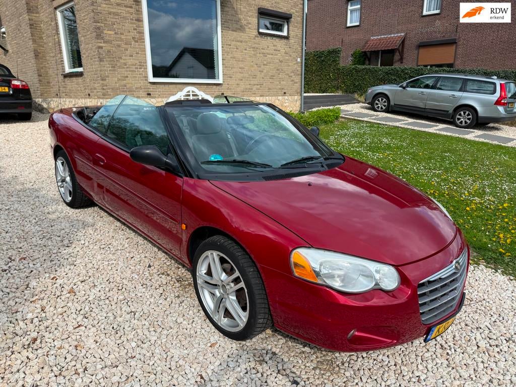 Chrysler Sebring 2.7i V6 Limited Convertible Nwe APK., Auto's, Chrysler, Gebruikt, Cabriolet, 4 stoelen, 1507 kg