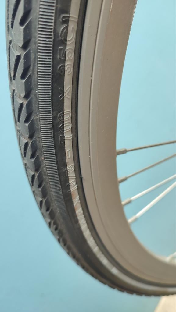 Te koop: damesfiets, inclusief fietstassen. 100 euro, Ophalen of Verzenden