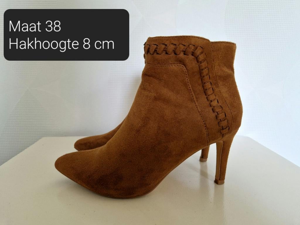 Sasha enkellaarsjes bruin maat 38 congac, Bruin, Ophalen of Verzenden, Zo goed als nieuw, Schoenen met hoge hakken