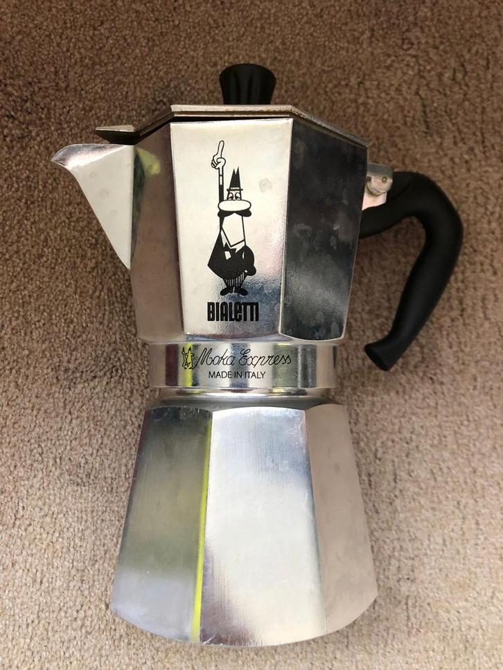 Bialetti Moka Express percolator - Italiaanse koffie, Witgoed en Apparatuur, Koffiezetapparaten, Gebruikt, Gemalen koffie, Overige modellen