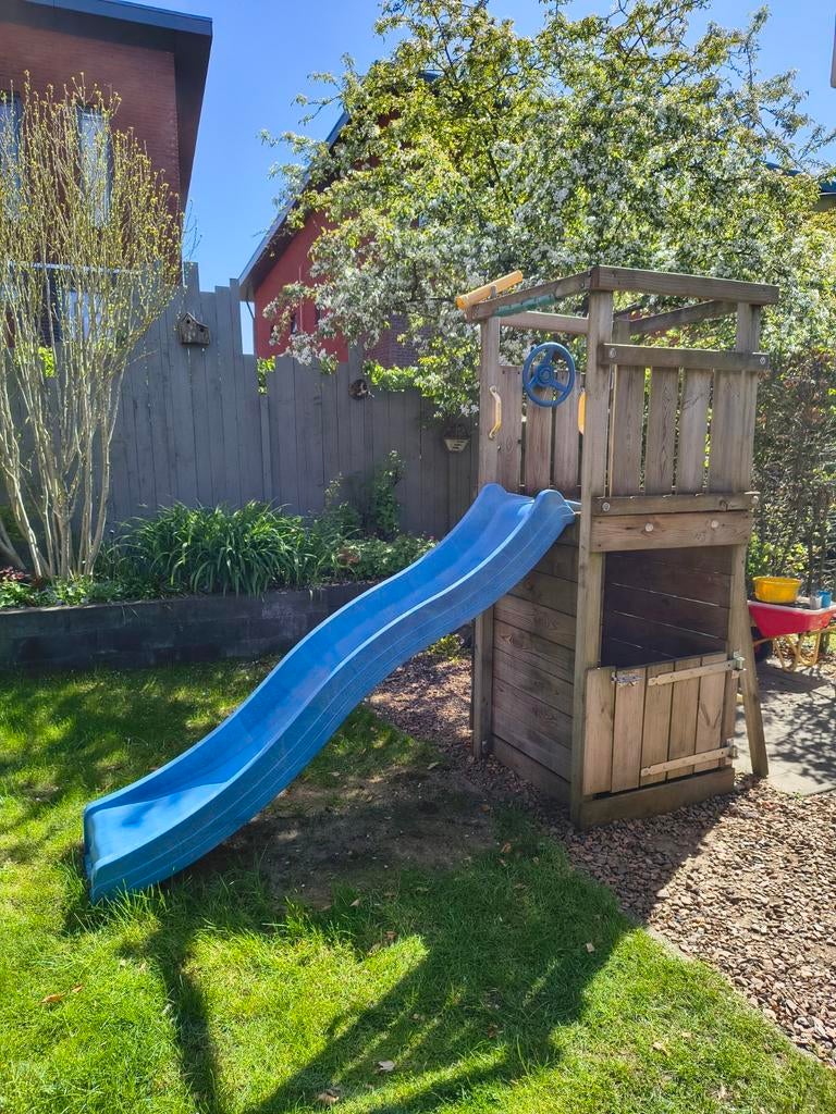 Speelhuis met ladder en glijbaan, Kinderen en Baby's, Speelgoed | Buiten | Speeltoestellen, Ophalen, Gebruikt, Glijbaan