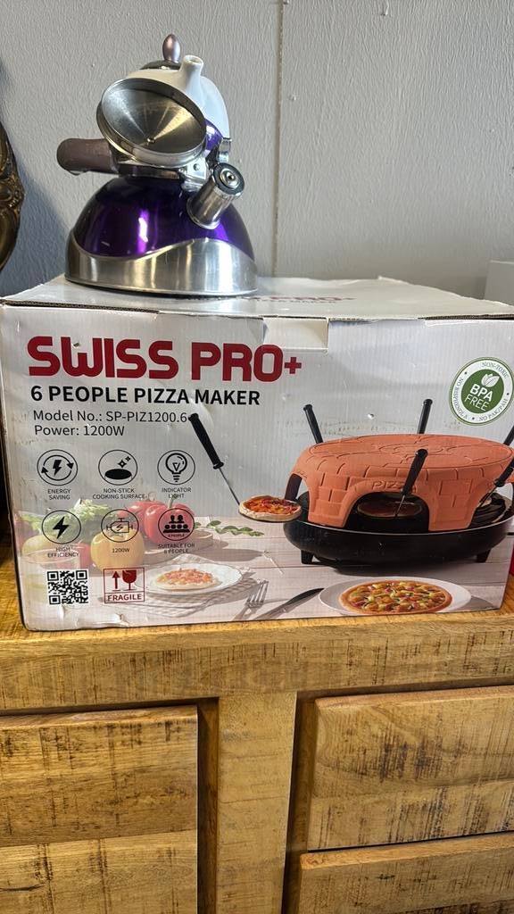 Swiss pro plus 6 people pizza maker, Witgoed en Apparatuur, Gourmetstellen, Ophalen, Zo goed als nieuw, 4 t/m 7 personen