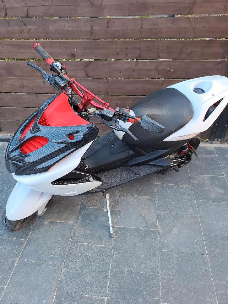 Yamaha aerox, Fietsen en Brommers, Brommeronderdelen | Algemeen, Zo goed als nieuw, Overige typen, Ophalen