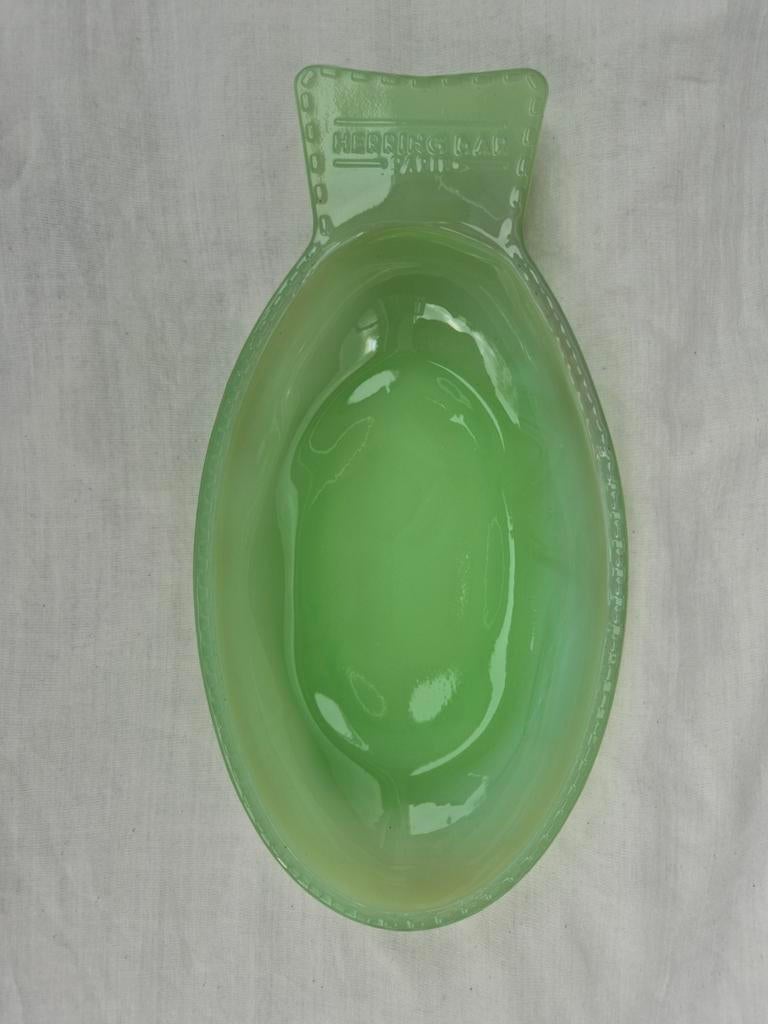 Schaal van groen glas, Schaal, Ophalen of Verzenden, Ovaal, Glas