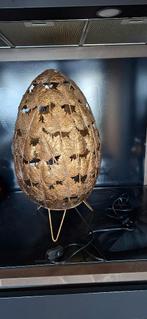 Metalen eivormige tafellamp met bladmotief goudkleurig, Ophalen of Verzenden, Zo goed als nieuw, Metaal, 50 tot 75 cm