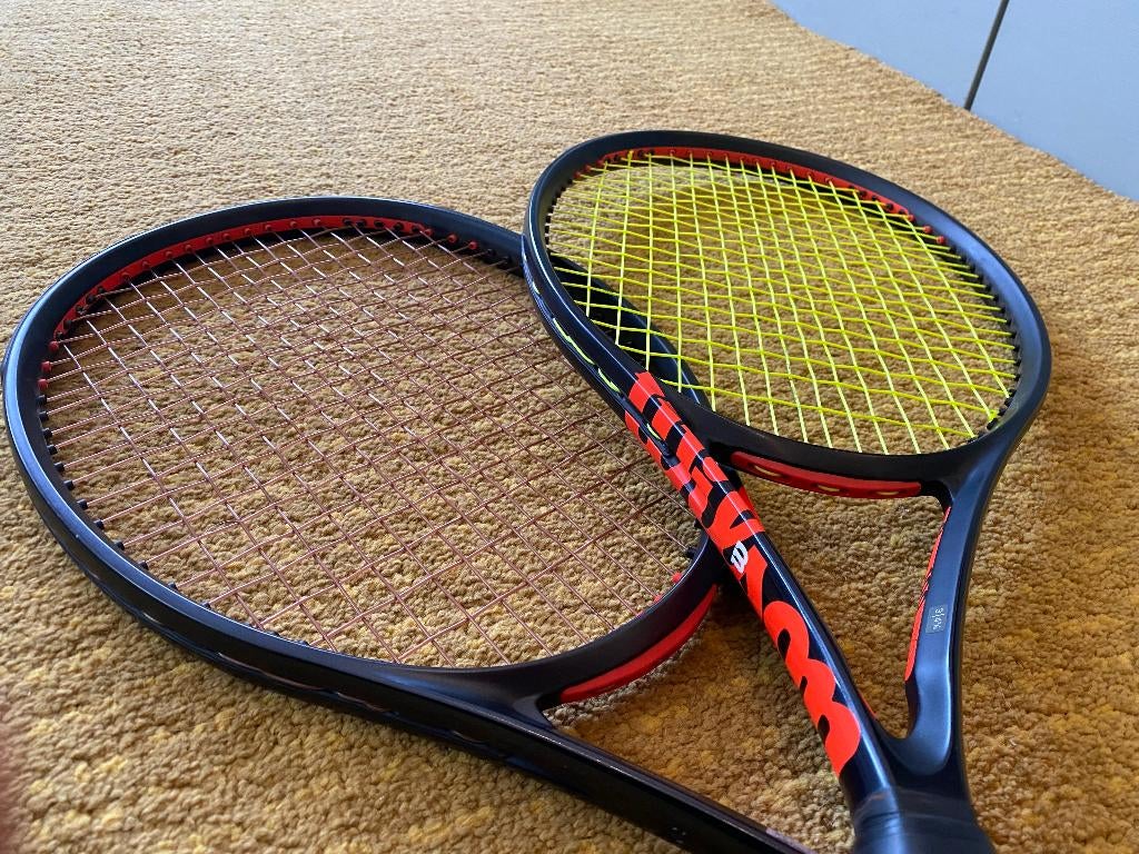 Wilson Clash V3 100 Pro x 2, Sport en Fitness, Tennis, Ophalen of Verzenden, Zo goed als nieuw, Wilson, Racket