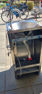 Staande wastafel  met elektrische voetpomp, Ophalen, Gebruikt