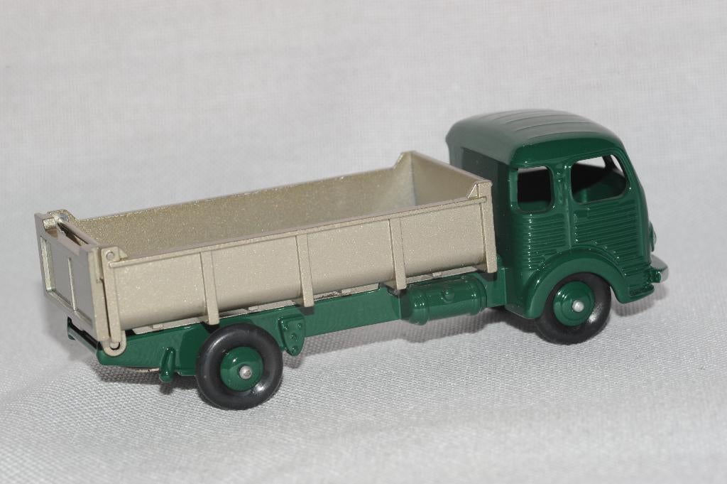 DINKY TOY Simca Cargo no 33, Ophalen of Verzenden, Zo goed als nieuw, Auto, Dinky Toys