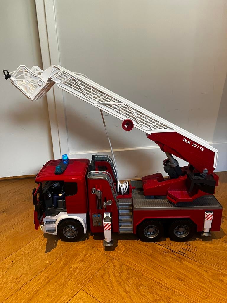 Scania Brandweerwagen Speelgoedauto met Uitschuifbare Ladder, Kinderen en Baby's, Speelgoed | Speelgoedvoertuigen, Ophalen of Verzenden