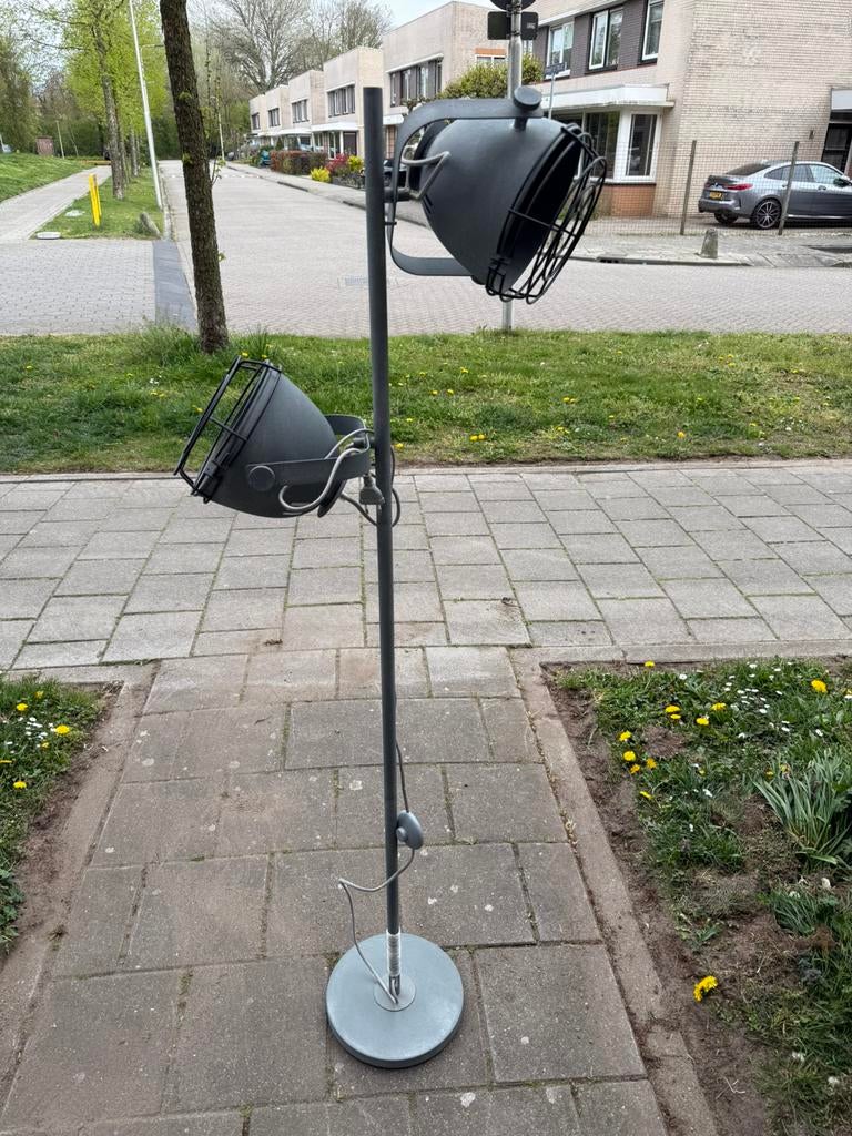 Industriële vloerlamp, Huis en Inrichting, Ophalen, Zo goed als nieuw, 150 tot 200 cm