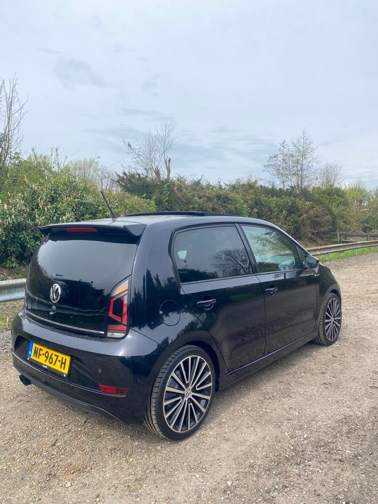 Volkswagen up! 1.0 R-Line TSI 90PK  Pano Clima Camera Uniek, Auto's, Volkswagen, Voorwielaandrijving, USB, Leder en Stof, Origineel Nederlands