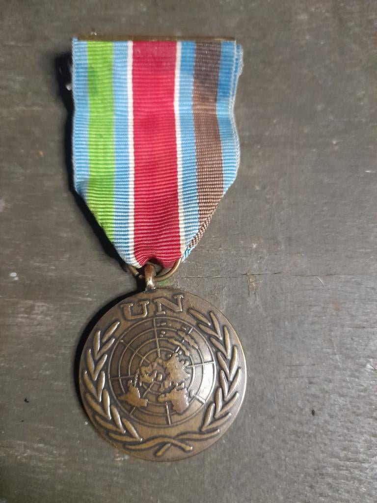 Medaille uitzending Yougoslavie, Verzamelen, Ophalen of Verzenden, Landmacht, Nederland, Lintje, Medaille of Wings