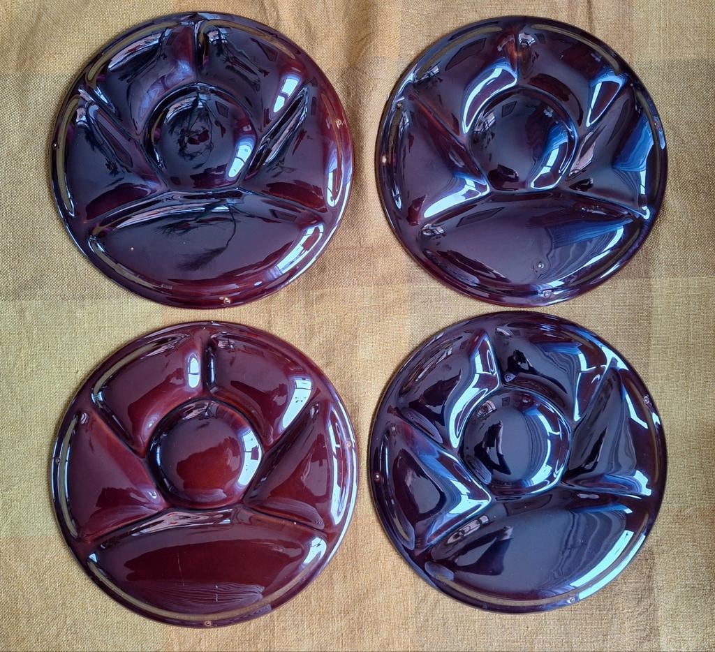 4 chocoladebruine fondueborden keramiek, Huis en Inrichting, Keuken | Servies, Ophalen of Verzenden, Overige stijlen, Bord(en)