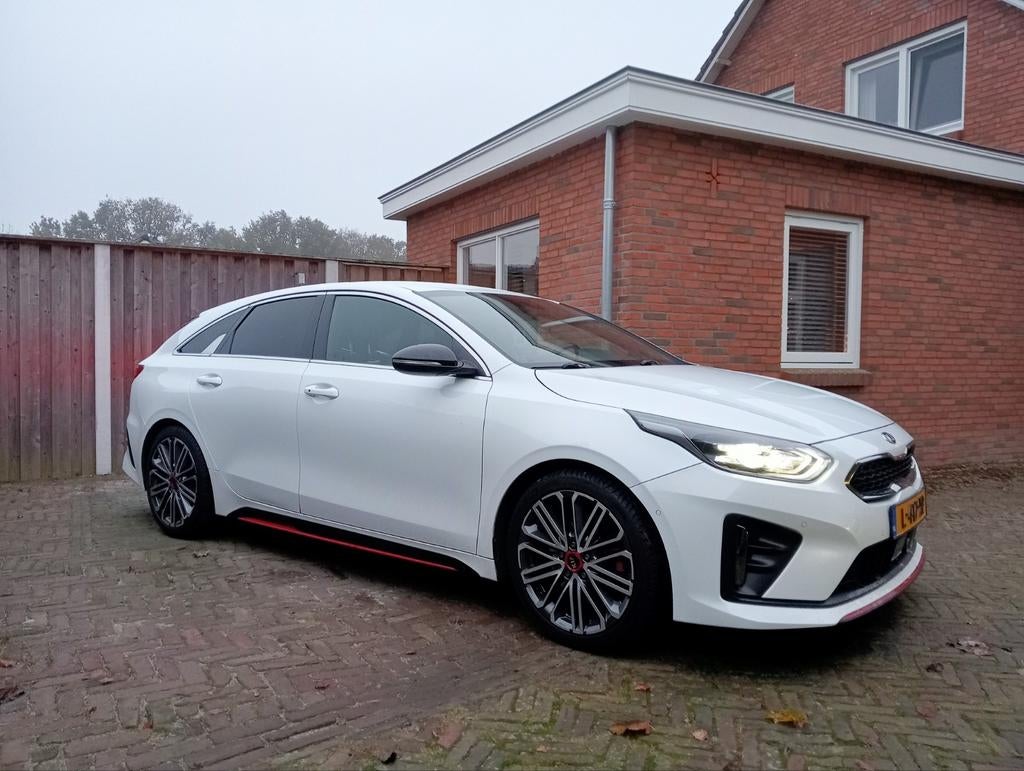 Kia (Pro) Cee d 1.6 T-gdi 204pk Dct7 2019 Wit, Voorwielaandrijving, 15 km/l, Leder en Stof, Wit