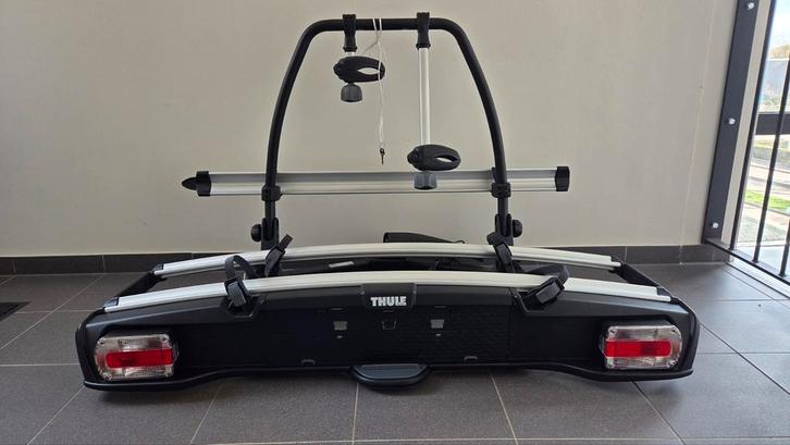 Thule VeloSpace 918 fietsendrager inclusief oprijgoot, Auto diversen, Fietsendragers, Nieuw, Trekhaakdrager, 2 fietsen, Brede banden