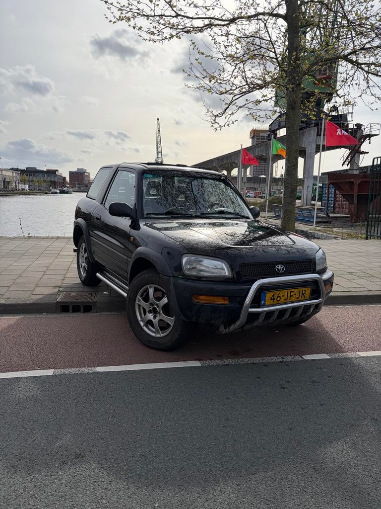 Toyota Funcruiser 2.0 I Rav4 4WD 1997 Zwart nieuwe apk, Auto's, 1998 cc, 4 cilinders, Handgeschakeld, Particulier