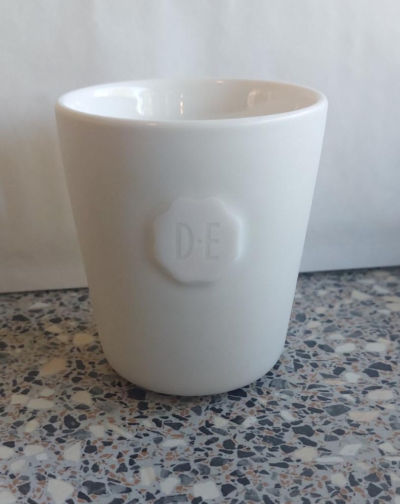 1 grote Beker Mok Douwe Egberts wit zonder oor, Ophalen of Verzenden, Zo goed als nieuw, Overige stijlen, Kop(pen) en/of Schotel(s)