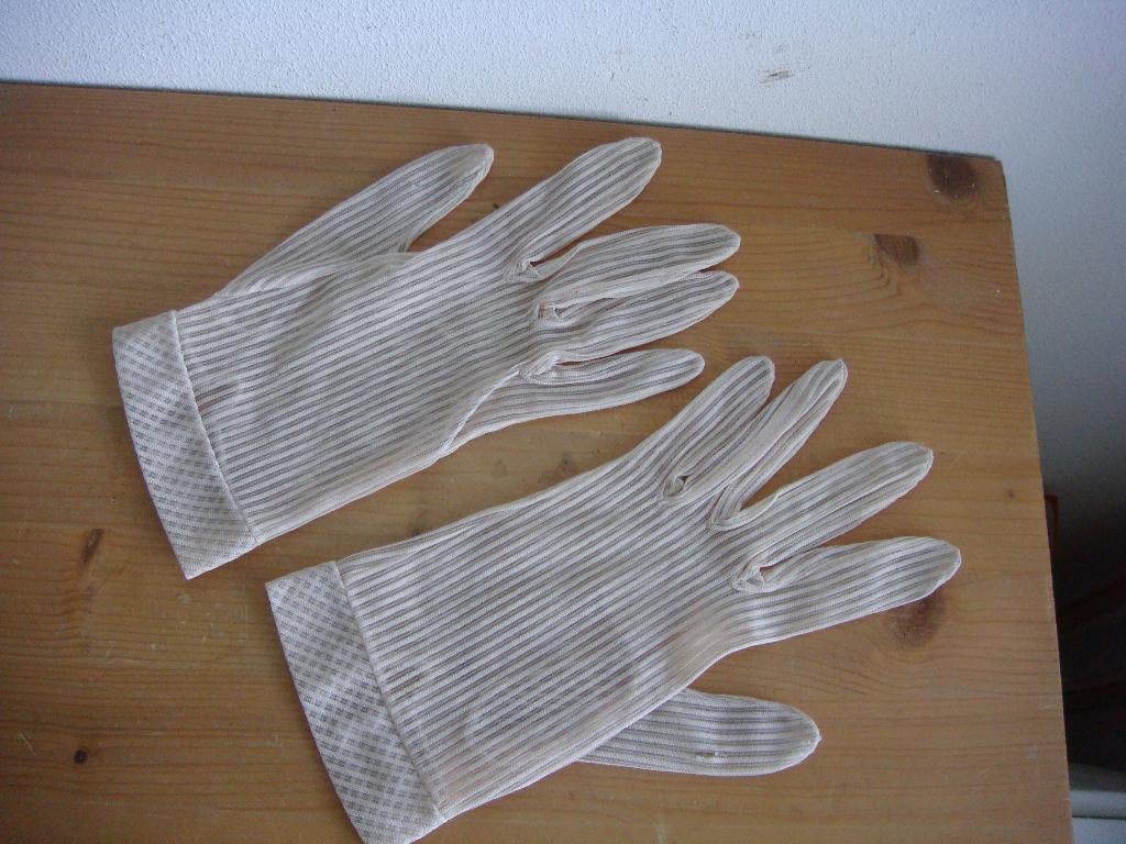 Ouderwetse beige transparante handschoenen, Ophalen of Verzenden, Dames