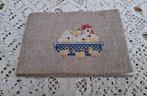 Brocante naaldenmapje, geborduurde kip, kuikentjes, PASEN, Antiek en Kunst, Ophalen of Verzenden