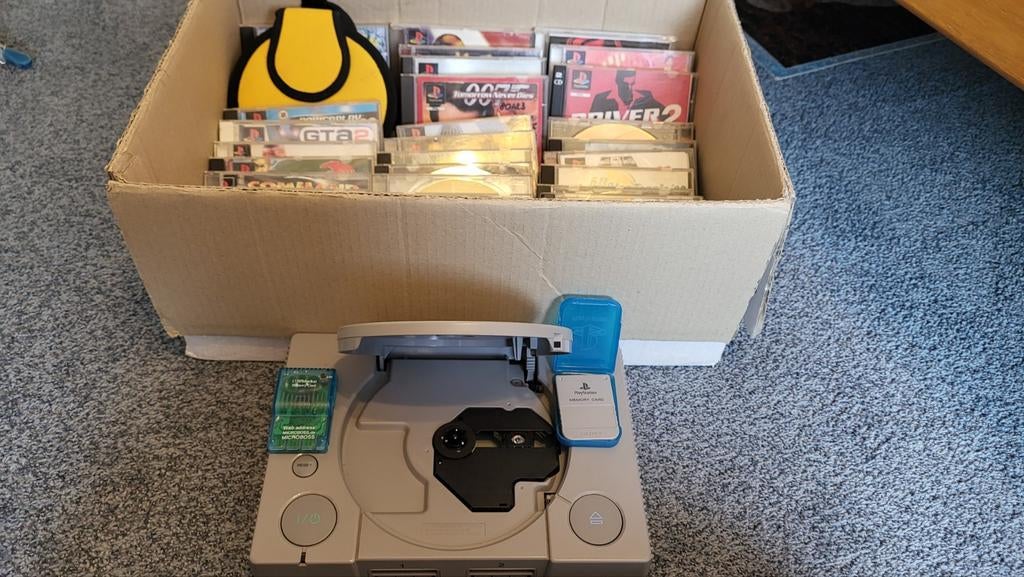 Playstion.controles ontbreken. Met heel veel spellen., Ophalen of Verzenden, Zo goed als nieuw, Luchtkoeling