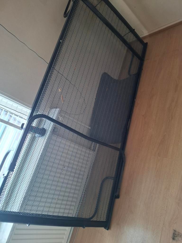 1 persoons zwart stalen bed, Ophalen, Gebruikt, Zwart, Metaal