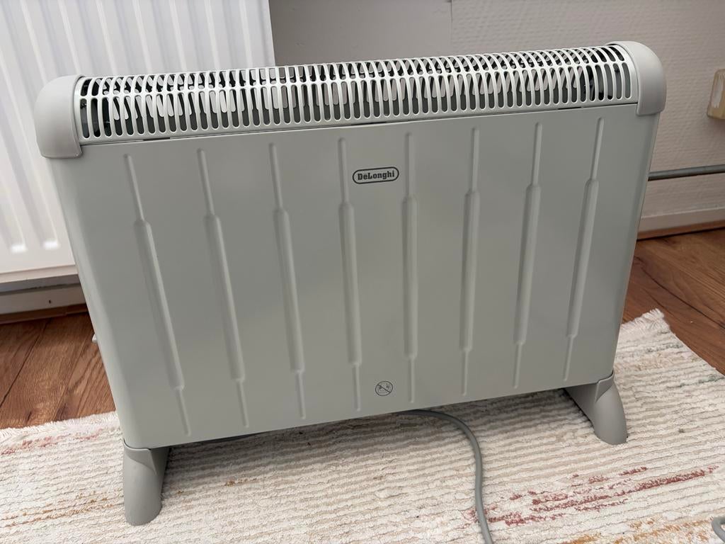 DeLonghi Convector Kachel 2000W, Doe-het-zelf en Verbouw, Verwarming en Radiatoren, Ophalen, 30 tot 80 cm, Hoog rendement (Hr)