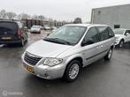 Chrysler Voyager 2.4i SE Luxe 7 persoons, Auto's, Chrysler, Voorwielaandrijving, Startonderbreker, 450 kg, Gebruikt