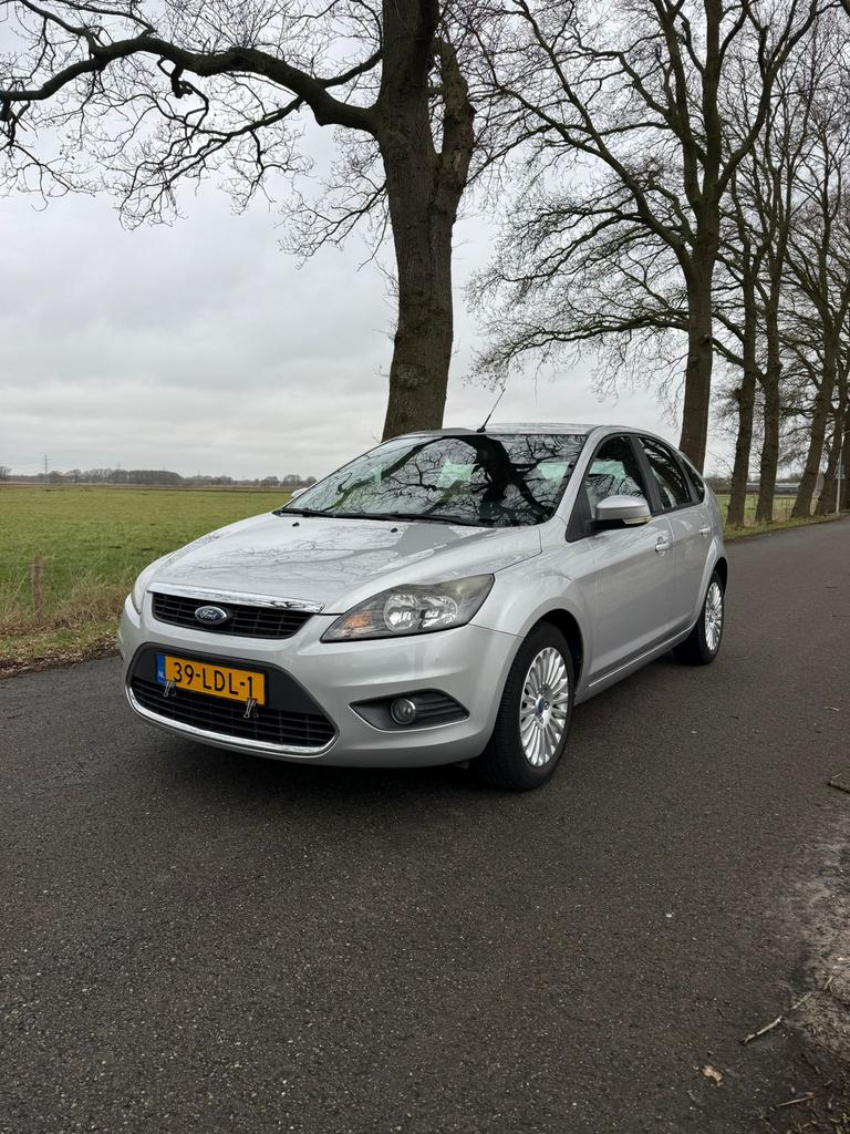 Ford focus 1.8 limited Bj 2010 Grijs apk maart 2027, Auto's, Mazda, Voorwielaandrijving, Stof, 1784 cc, Zwart