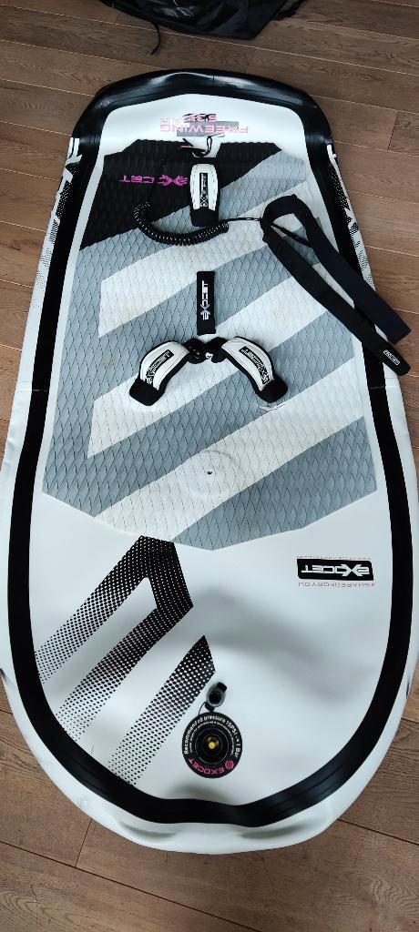 Wingfoilboard Exocet Freewing incl. foil en leash, Watersport en Boten, Wingsurfen, Zo goed als nieuw, Wingsurf-board, Ophalen
