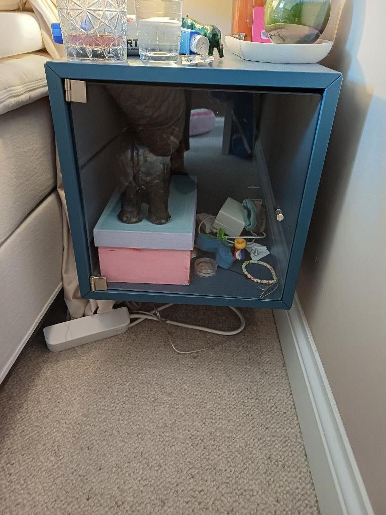 Eket Ikea hangkastje, Huis en Inrichting, Kasten | Boekenkasten, Ophalen, 50 tot 100 cm, Zo goed als nieuw, Minder dan 100 cm