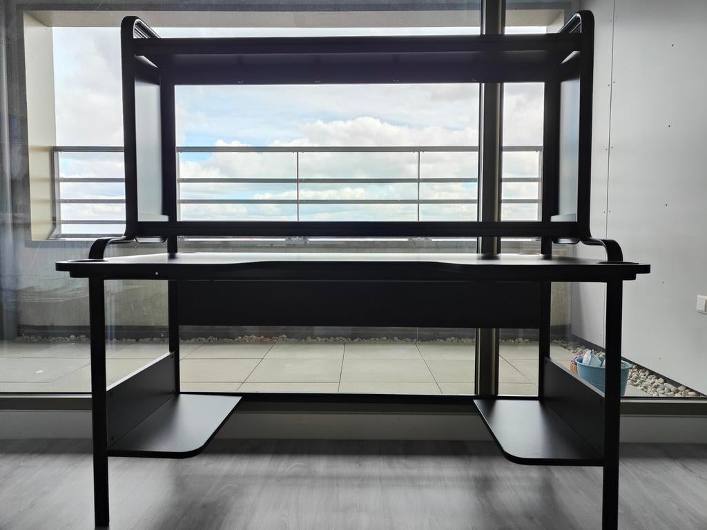 Ikea FREDDE bureau / tafel (zwart), Huis en Inrichting, Bureaus, Ophalen, Zo goed als nieuw