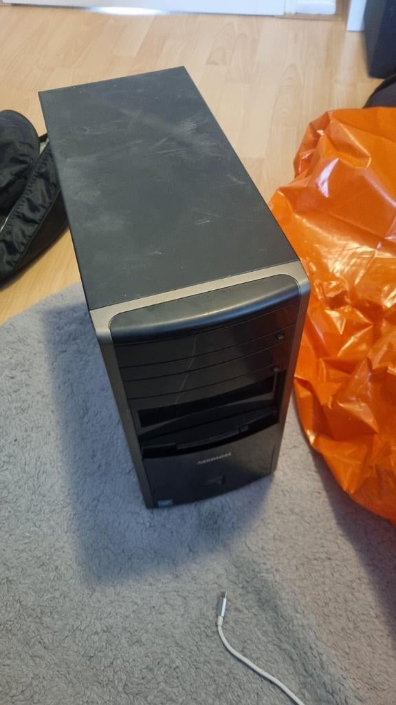 Medion Desktop PC - Specificaties Onbekend, Computers en Software, Desktop Pc's, Gebruikt, Onbekend, HDD, Minder dan 4 GB, Ophalen of Verzenden