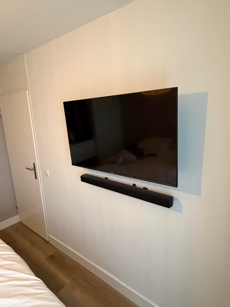 Hisense TV - 1,5 jaar oud, Ophalen of Verzenden, Zo goed als nieuw, 100 cm of meer, Overige merken
