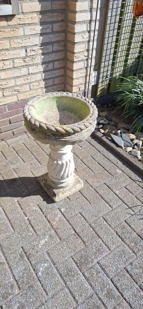 Betonnen plantenbak op voet, Tuin en Terras, Tuinvazen, Ophalen of Verzenden