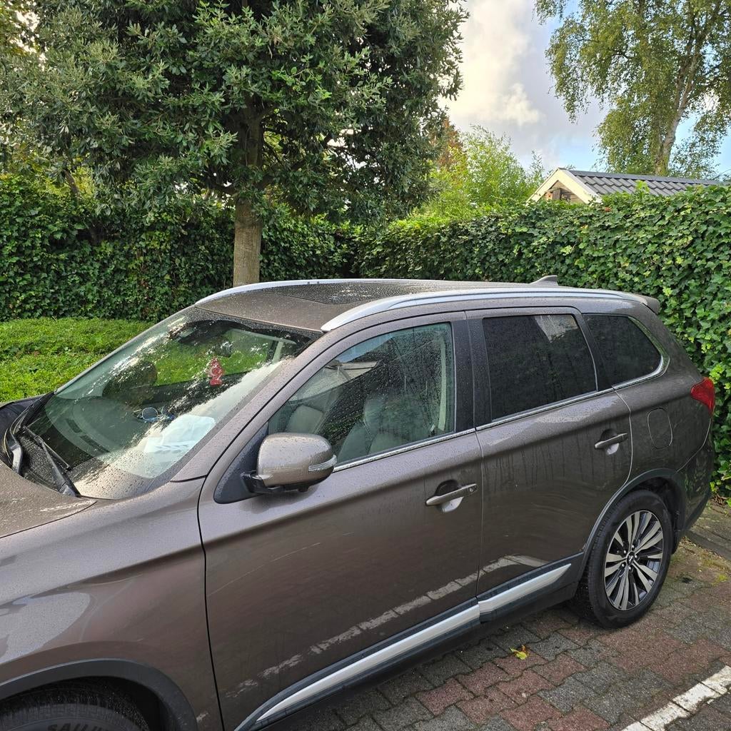 Mitsubishi Outlander 2.0 2WD Limited+ CVT 150pk 7pl 2020, Auto's, Mitsubishi, Automaat, 1998 cc, Outlander, 4 cilinders