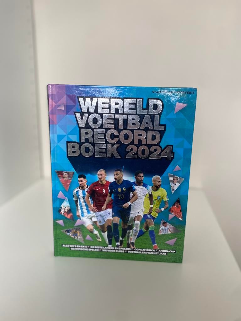 Keir Radnedge - 2024, Boeken, Kinderboeken | Jeugd | 13 jaar en ouder, Zo goed als nieuw, Ophalen of Verzenden