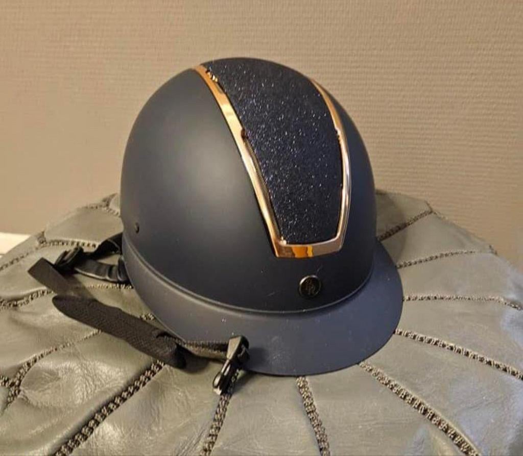 BR omega glitter cap, Ophalen of Verzenden, Zo goed als nieuw