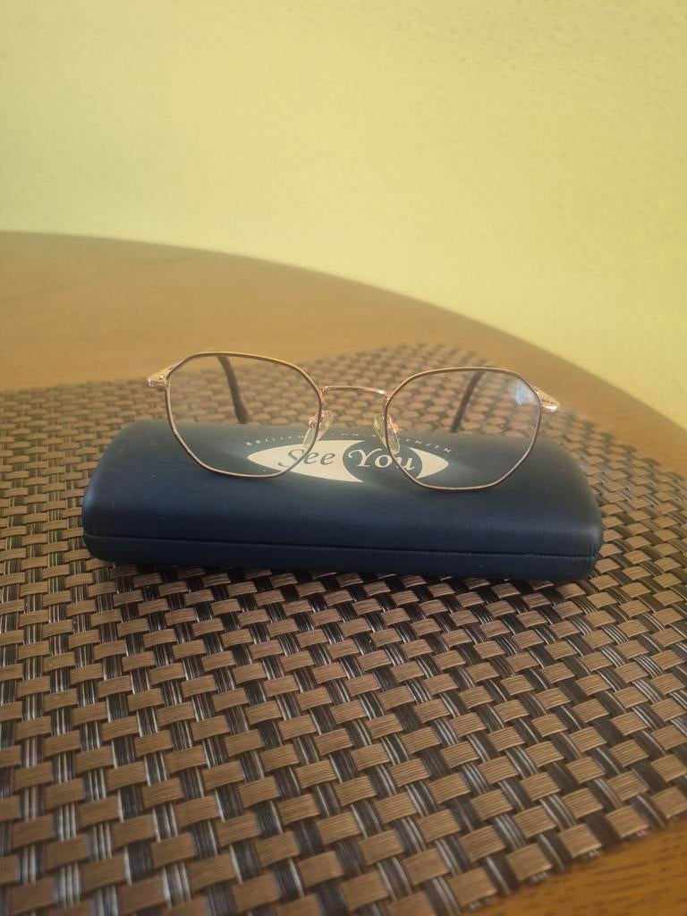 +/- 12 jaar kinderbrilmontuur, Ophalen, Zo goed als nieuw, Bril, Overige merken