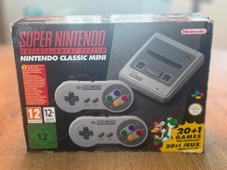 Super Nintendo Entertainment System mini, Spelcomputers en Games, Spelcomputers | Nintendo Super NES, Zo goed als nieuw, Met 2 controllers