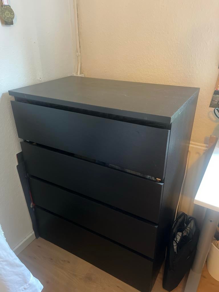 Zwarte ladekast met 4 laden (malm ikea), Huis en Inrichting, Kasten | Ladekasten, Gebruikt, 100 tot 150 cm, 25 tot 50 cm, Overige houtsoorten