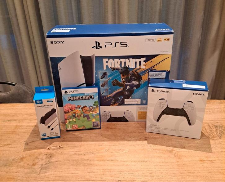 PS5 slim disc Fortnite Bundel extra controller,Minecraft, Spelcomputers en Games, Games | Sony PlayStation 5, Zo goed als nieuw