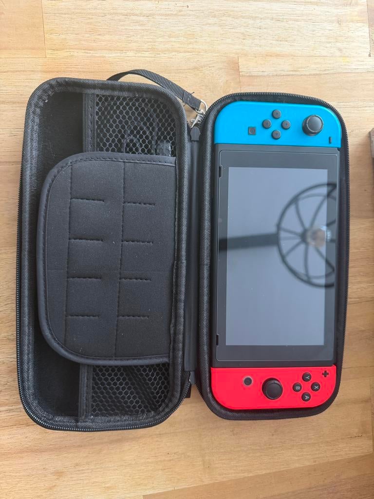 NIntendo switch, Ophalen, Met games, Met 2 controllers, Zo goed als nieuw