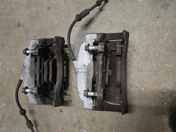 Volvo V60 D6 4x remklauwen (voor en achter compleet), Auto-onderdelen, Remmen en Aandrijving, Volvo, Ophalen