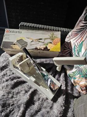 Mooie werkende brabantia maitre frietsnijder 2 messen.., Huis en Inrichting, Keuken | Keukenbenodigdheden, Zo goed als nieuw, Ophalen of Verzenden